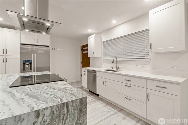 Foto del edificio - Lower Kennydale 3 bed/2 bath Rambler!