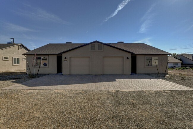 Foto del edificio - 3013 N Corrine Dr