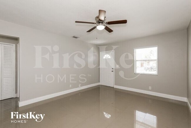 Foto del edificio - 2827 Wiley Street