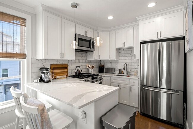 Foto del edificio - 153 Everett St