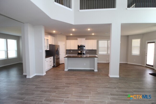 Building Photo - 6307 Verde Dr