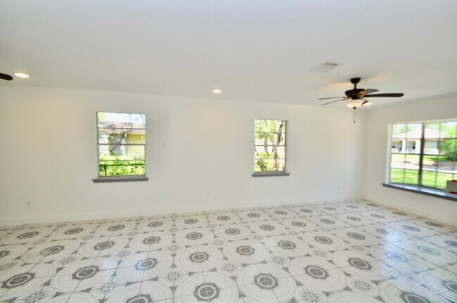 Foto del edificio - 10610 Fleming Dr