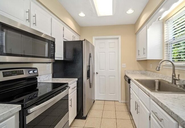 Building Photo - 9176 Colt Dr
