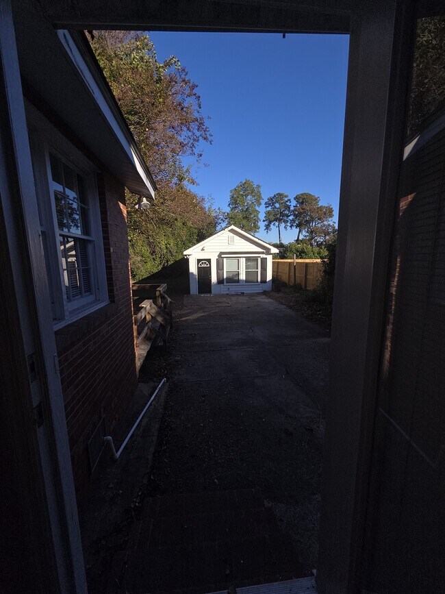 Foto del edificio - 1006 Holden St