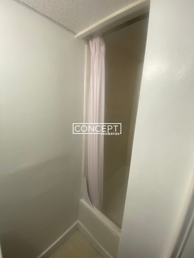 Building Photo - 90 Myrtle St