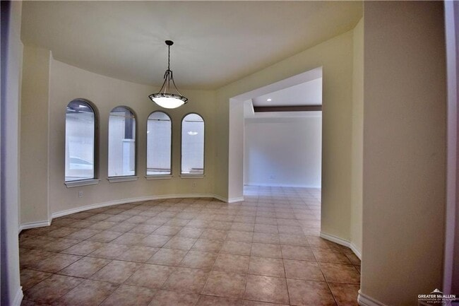 Building Photo - 1104 Rio Balsas St