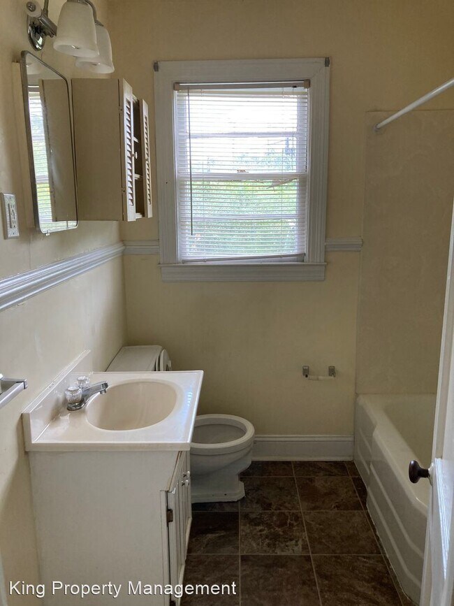 Building Photo - 2 br, 1 bath House - 1715 Leighton #3