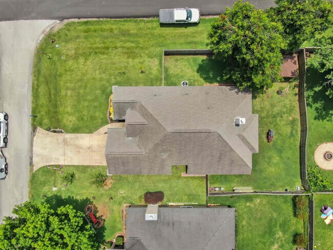 Building Photo - 10703 Estelle Cir