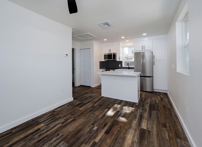 Foto del edificio - 4825 5th St N