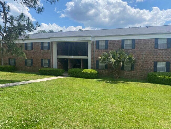 Building Photo - 2203 W Pensacola St