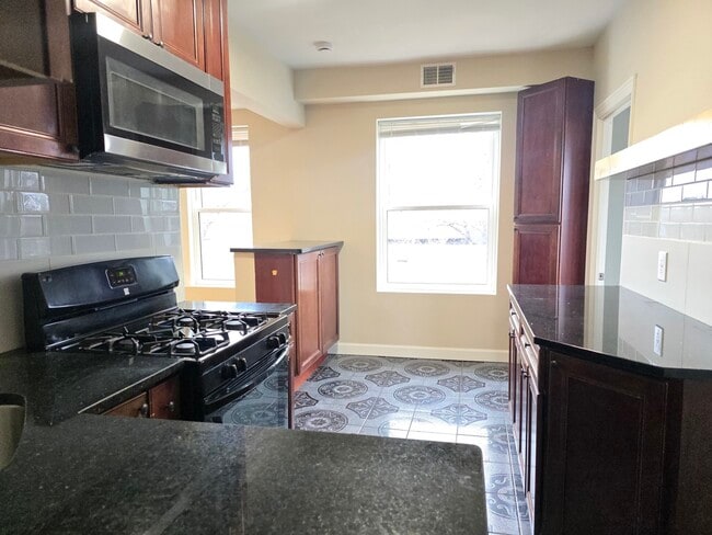 Foto del edificio - 3507 W Belden Ave