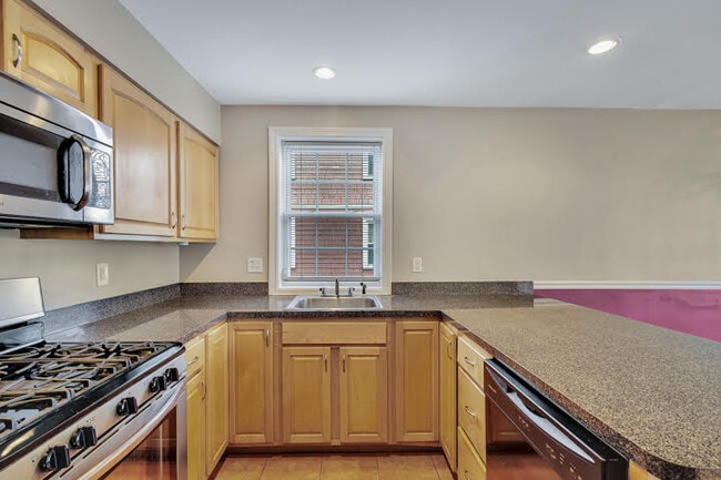 Foto del edificio - 157 Fuller St