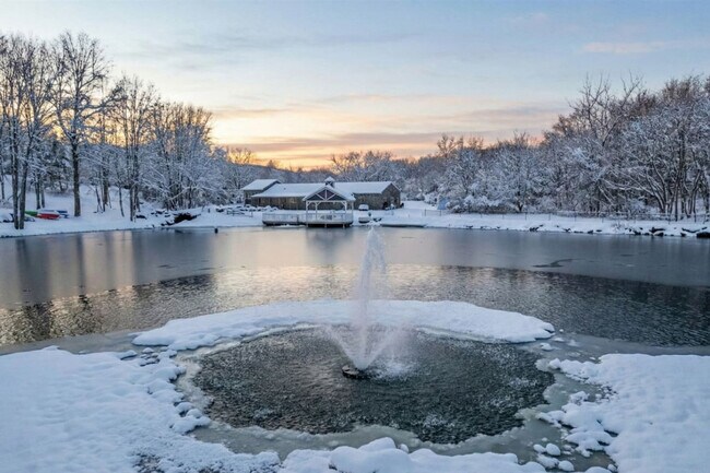 Foto del edificio - 443 Clove Rd