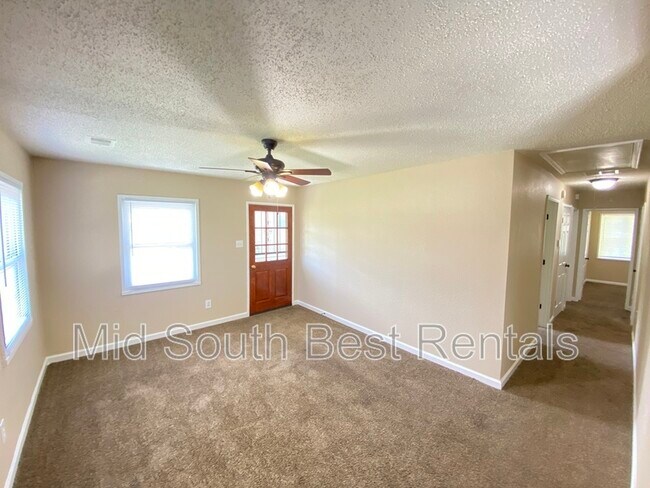 Building Photo - 780 Tampa Ave