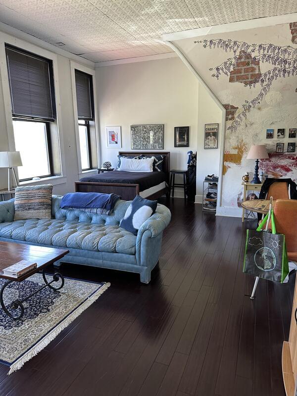 Building Photo - 733 Massachusetts St