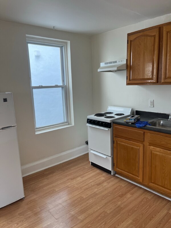 Building Photo - 1204 S 15th St
