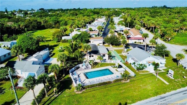 Building Photo - 4800 NE Blue Heron Ln