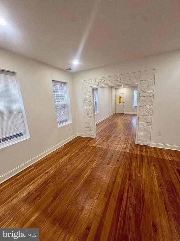 Foto del edificio - 4462 E Thompson St