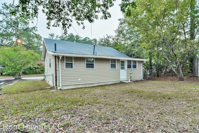 2 Br 1 5 Bath House 1512 Sunnyside Dr For In Building Photo 2 Br 1 5 Bath House 1512 Sunnyside Dr