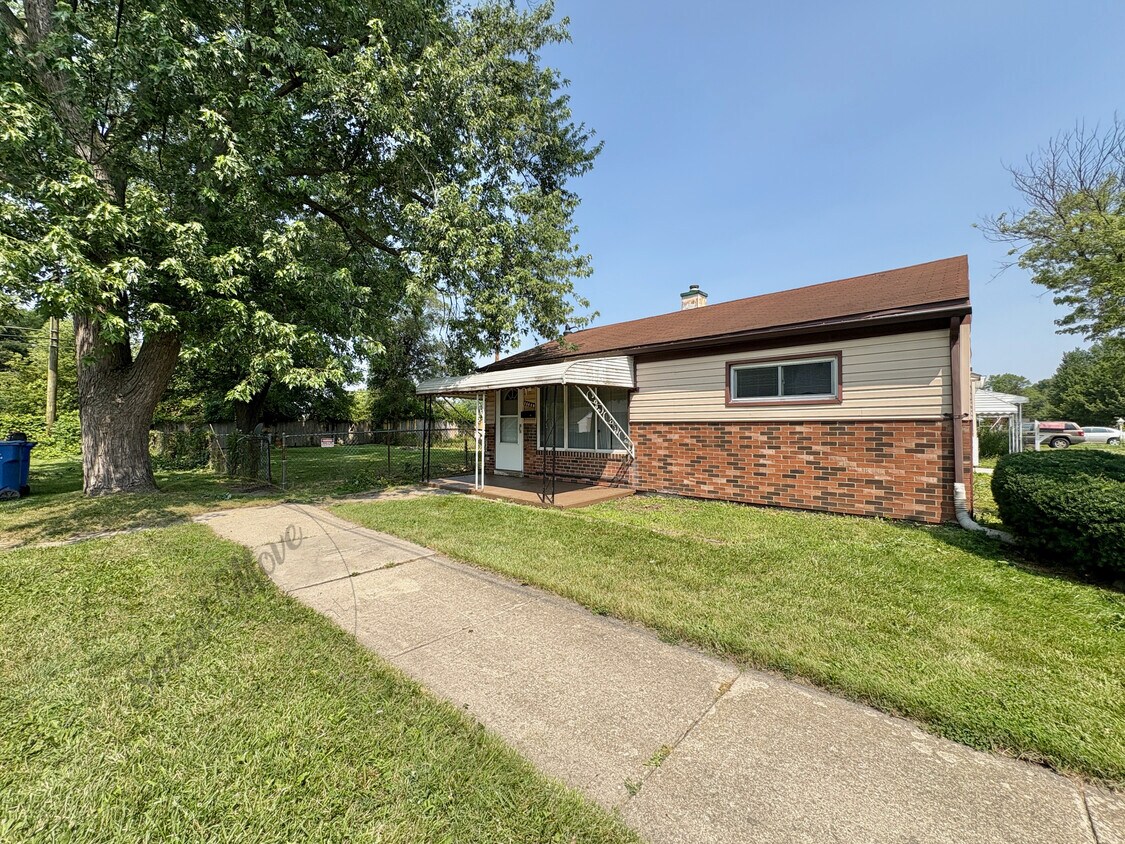 Foto principal - 14449 Myrand St