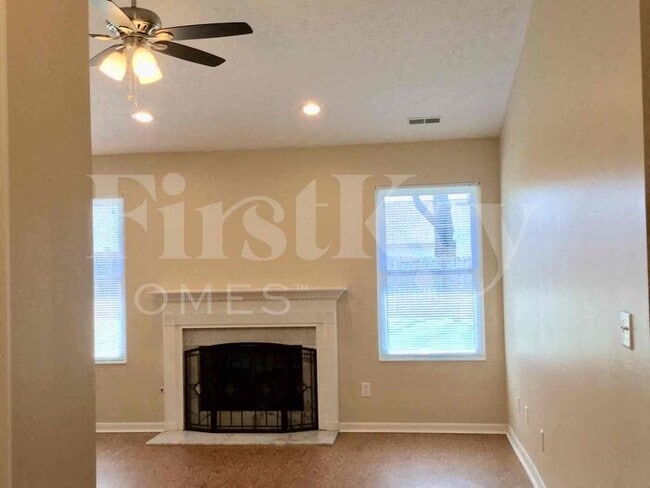 Building Photo - 687 Bobolink Court