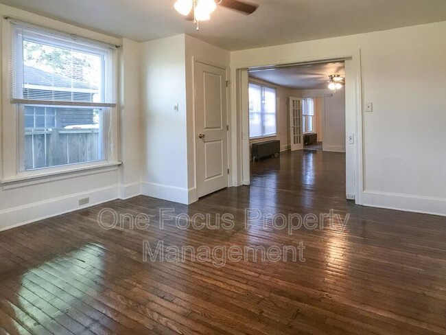 Building Photo - 815 Park Ave
