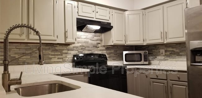 Building Photo - 10537 Englishman Dr