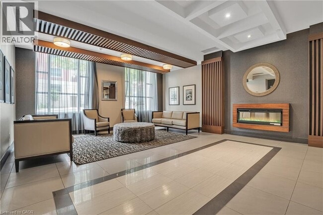 Photo du bâtiment - 150 Main St W