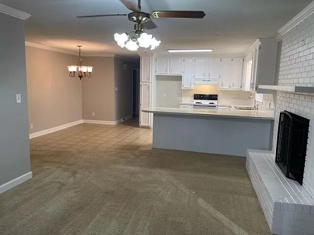 Foto del edificio - 5711 Roundtable Rd
