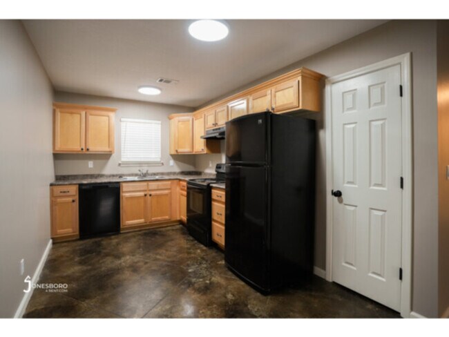 Foto del edificio - Hurst Apartments: Water, Sewer, &amp; Basic Cable Included