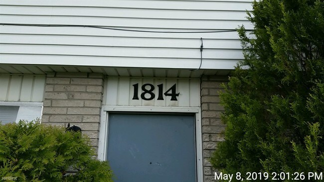 Foto del edificio - 1814 Houghton Ave