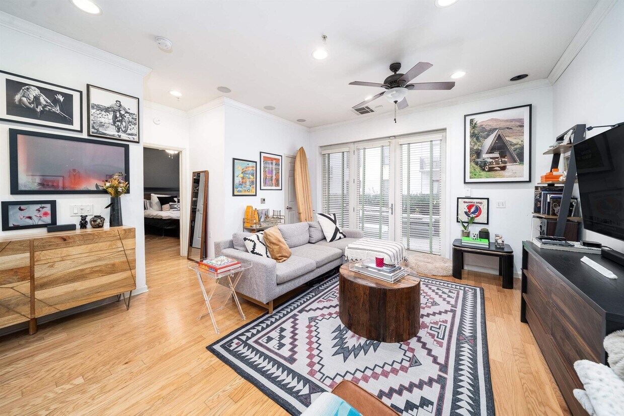Foto principal - 1200 Grand St