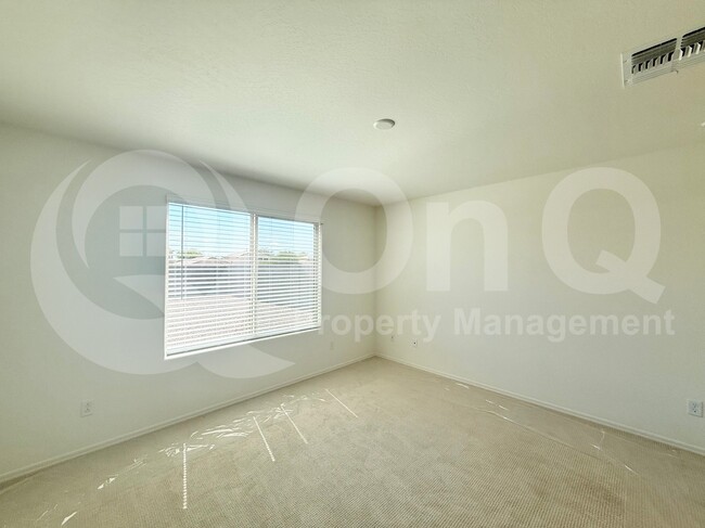 Foto del edificio - 1435 E Angie Dr