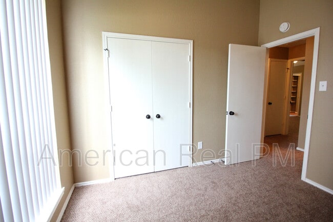 Foto del edificio - 2622 Hartford Ln