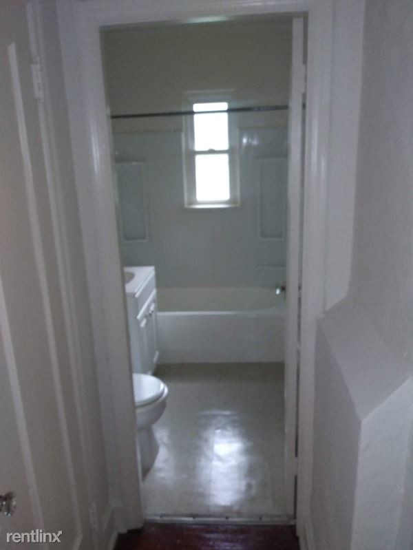 Building Photo - 985 Debbe Ln