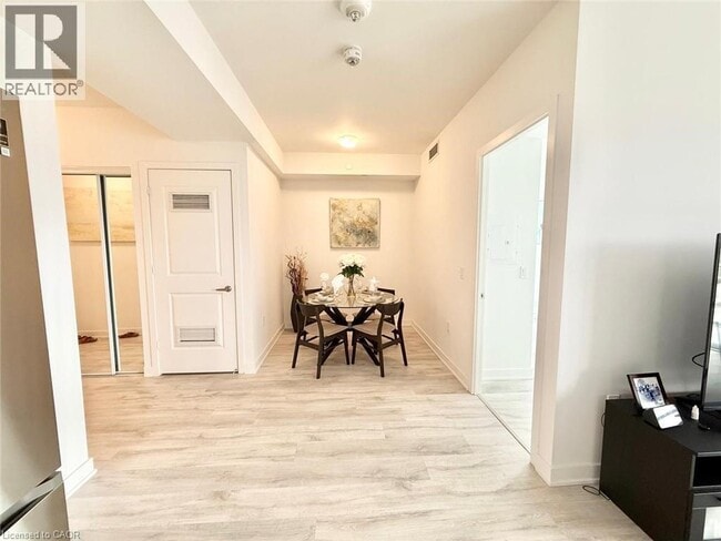 Building Photo - 4675 Metcalfe Ave