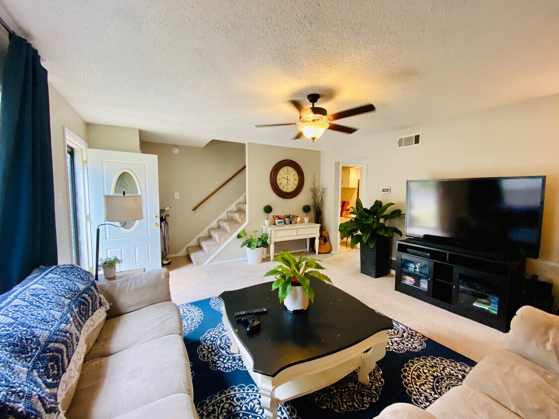 Primary Photo - 510 St Charles Dr