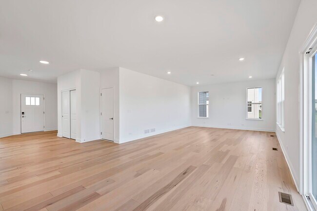 Building Photo - 117 Hedgerow Dr