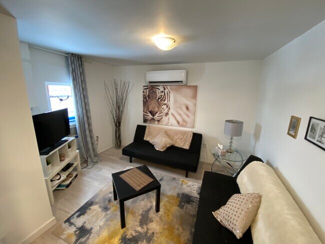 Photo du bâtiment - INCLUSIVE 2 bedroom Upper Unit - Includes ...