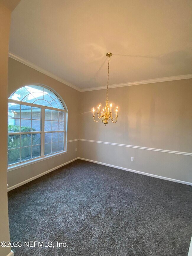 Foto del edificio - 2557 Whispering Pines Dr