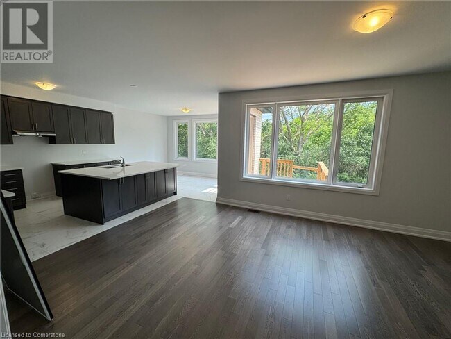 Building Photo - 141 Harwood Ave