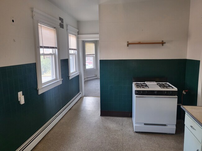 kitchen - 364 Franklin St