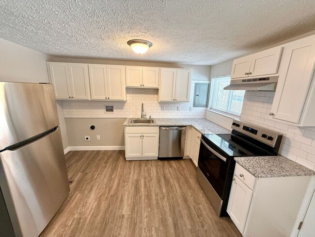 Building Photo - 501 Orangewood Dr