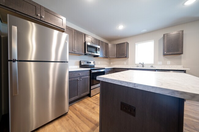 Foto del edificio - 645 4th Cir Dr SW