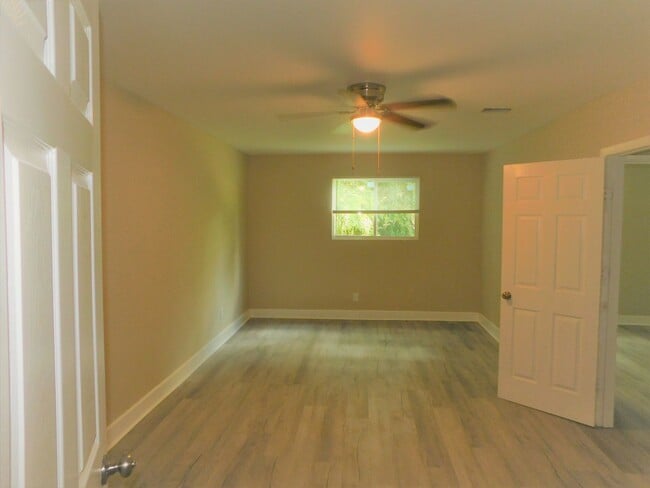 Building Photo - 1316 McConihe St
