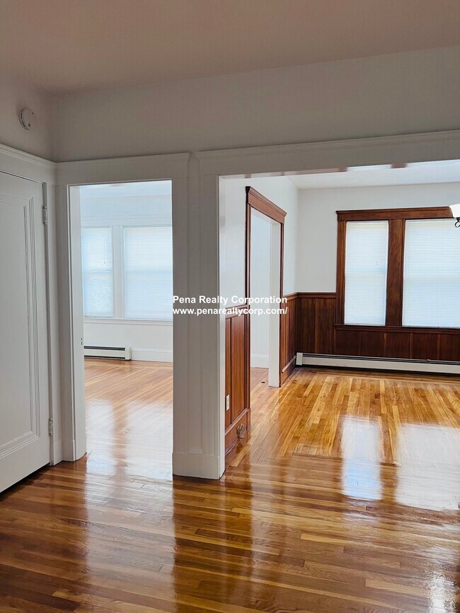 Building Photo - 146 Tremont St