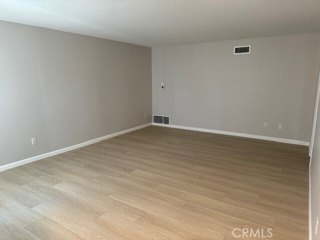 Foto del edificio - 1200 E Bell Ave