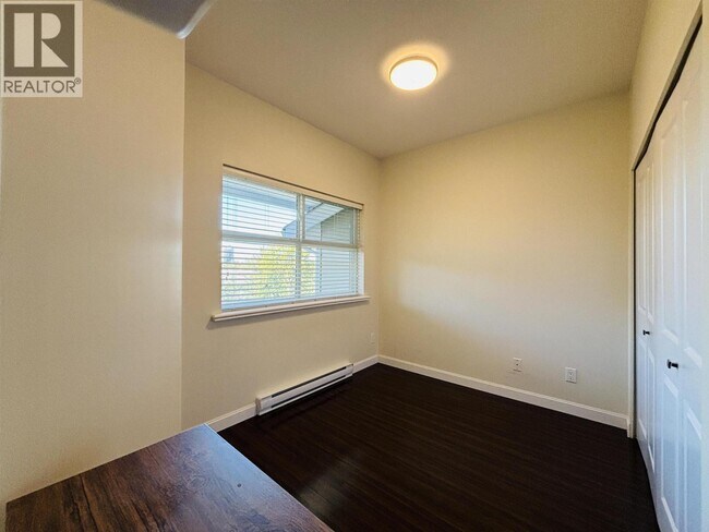 Building Photo - 5655 Inman Ave
