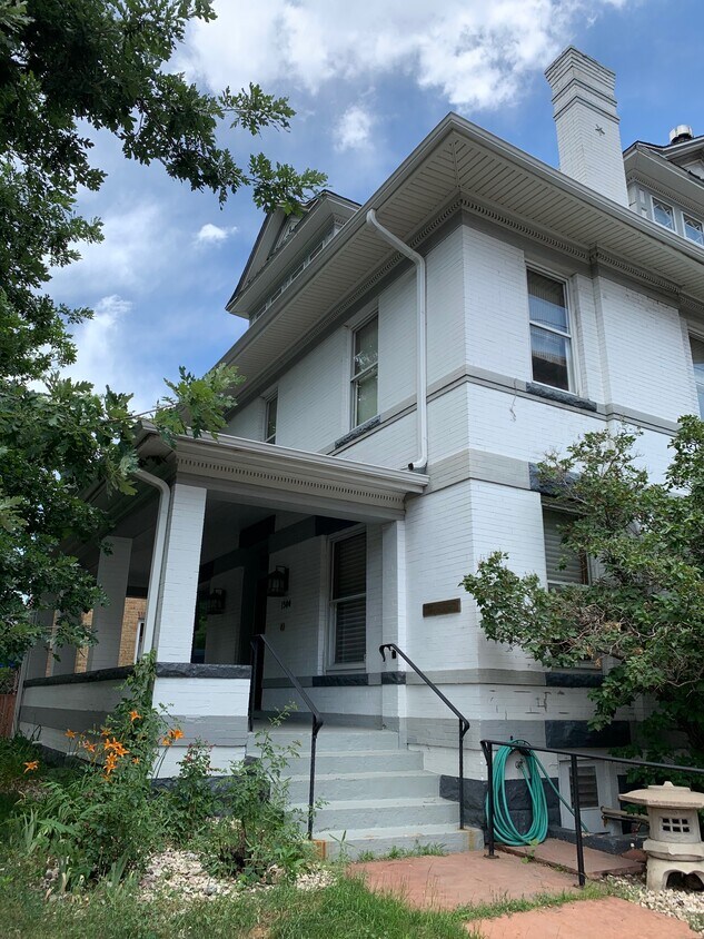 building - 1300 N Lafayette St