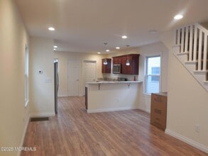 Building Photo - 538 Myrtle Ave